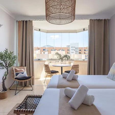 Palmeras - Beachfront With Balcony In *